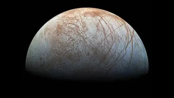 Une lune marbrée