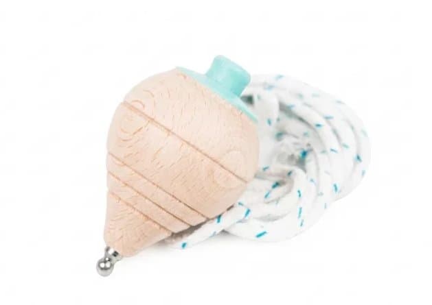 toupies-en-bois-hetre-couleur-menthe-6ac65e32789bf