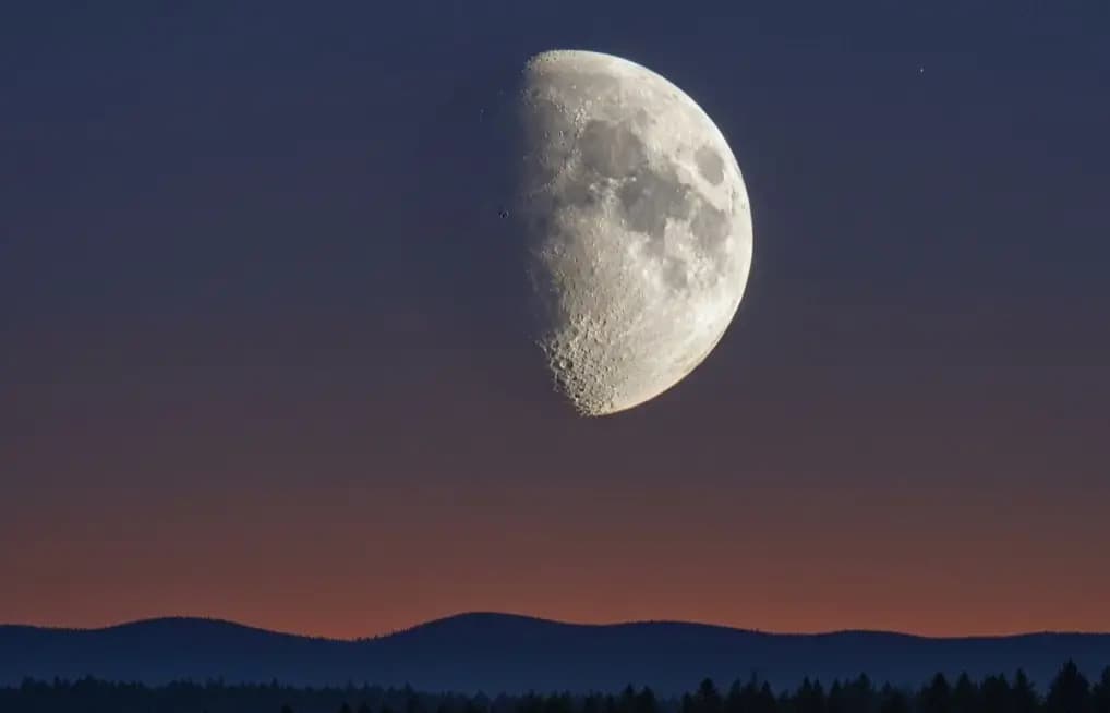 Premier quartier de lune